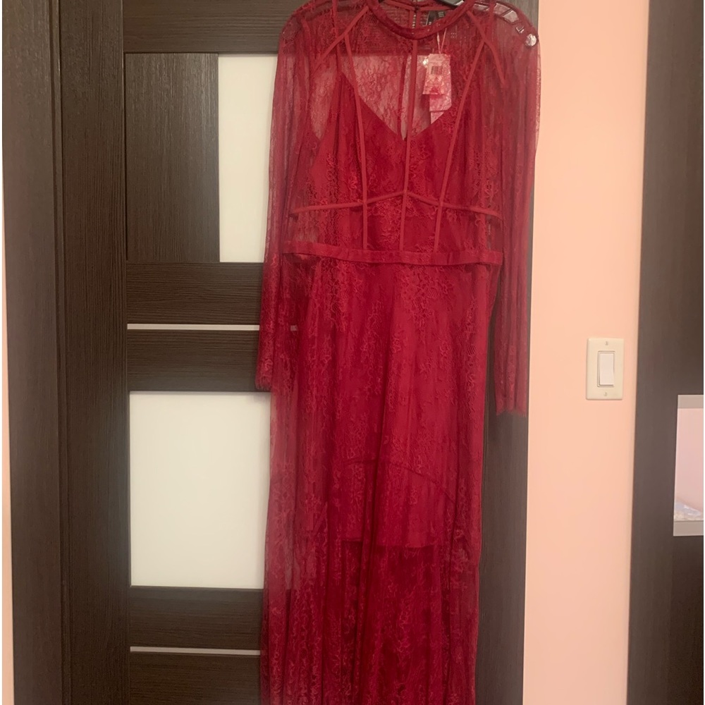 Ever New Arya Chantilly Lace Midi Dress